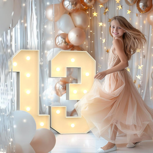 Numero 3 in cartone con luce calda