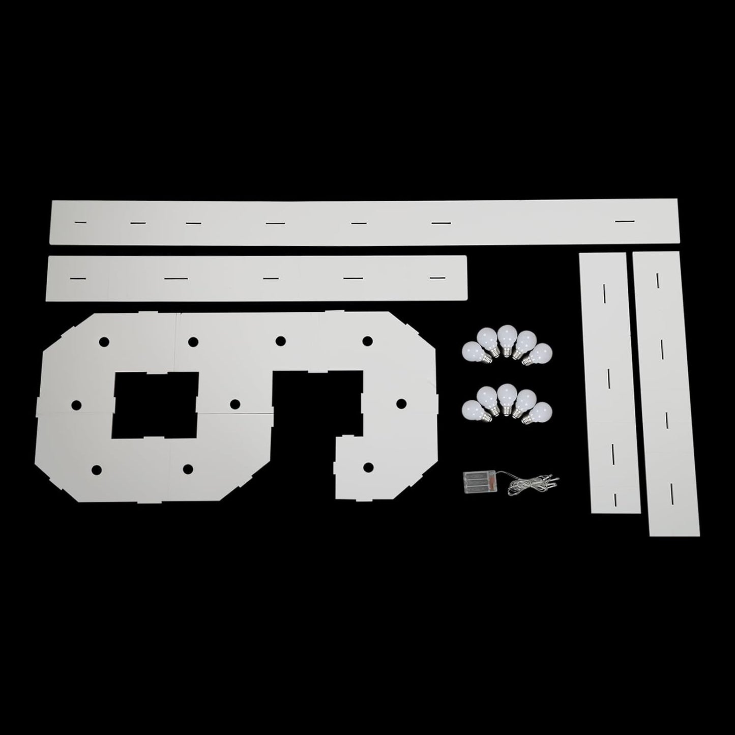 Numero 4 in cartone con luce calda