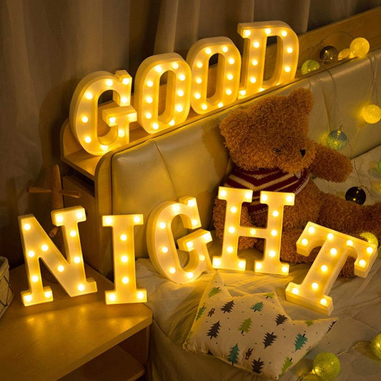 Lettera LED "Q" 22 cm – Luce Calda