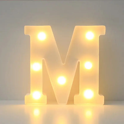 Lettera LED "M" 22 cm – Luce Calda