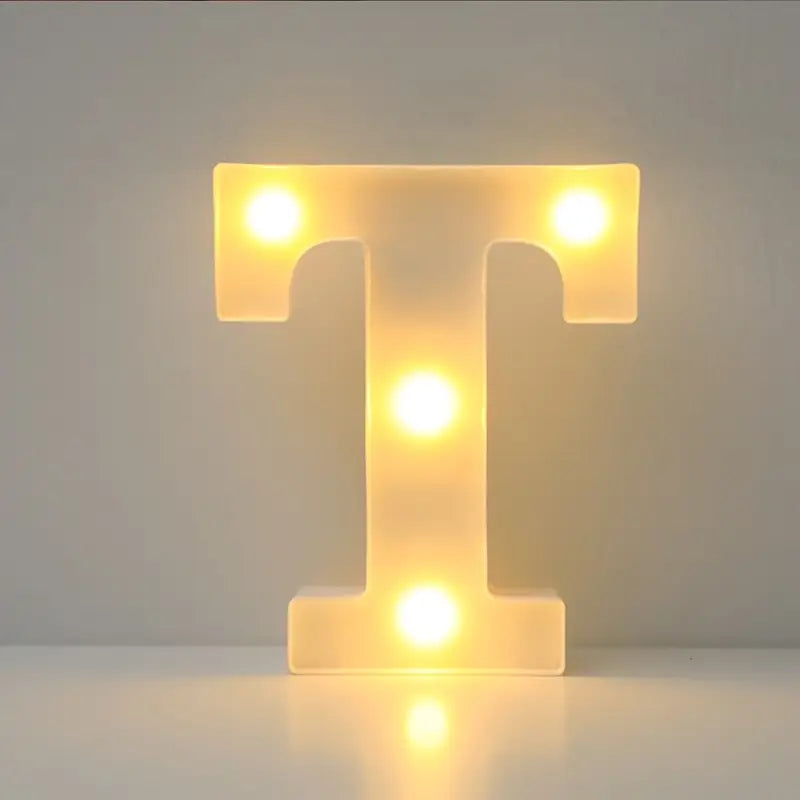 Lettera LED "T" 22 cm – Luce Calda